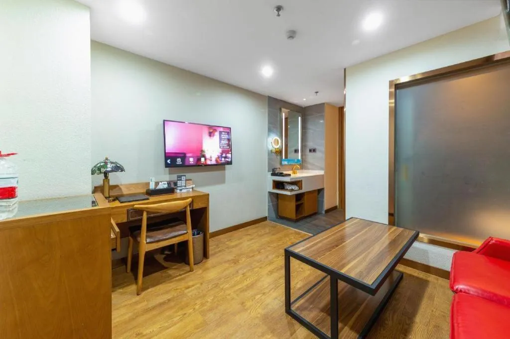 James Joyce Coffetel Xi'an Lingtong The Terracotta Army Huaqingchi University Town Metro Station