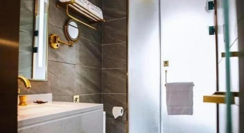 James Joyce Coffetel Xi'an Lingtong The Terracotta Army Huaqingchi University Town Metro Station