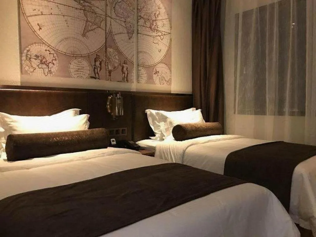 Bed in James Joyce Coffetel Xi'an Lingtong The Terracotta Army Huaqingchi University Town Metro Station