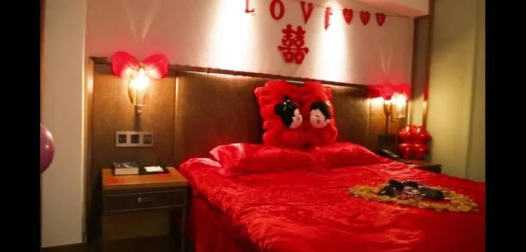 Bed in James Joyce Coffetel Xi'an Lingtong The Terracotta Army Huaqingchi University Town Metro Station