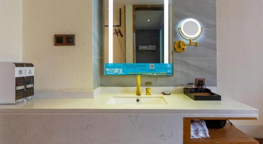 James Joyce Coffetel Xi'an Lingtong The Terracotta Army Huaqingchi University Town Metro Station