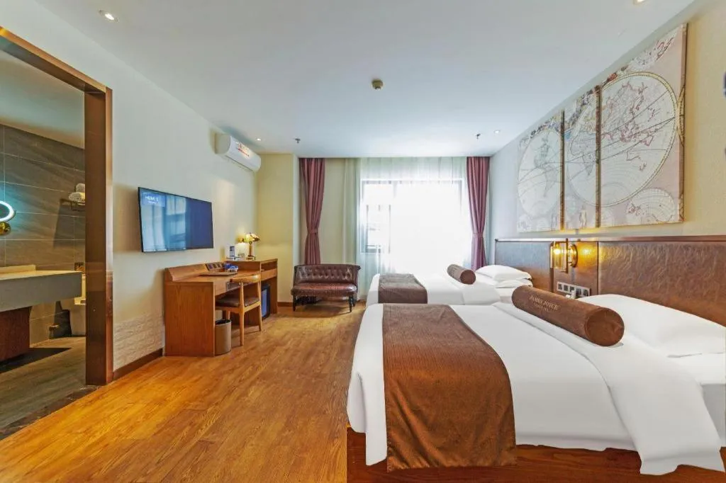 Bed in James Joyce Coffetel Xi'an Lingtong The Terracotta Army Huaqingchi University Town Metro Station