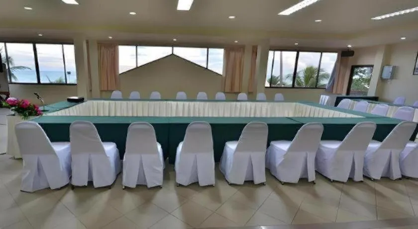 Alongkot Beach Resort Khanom