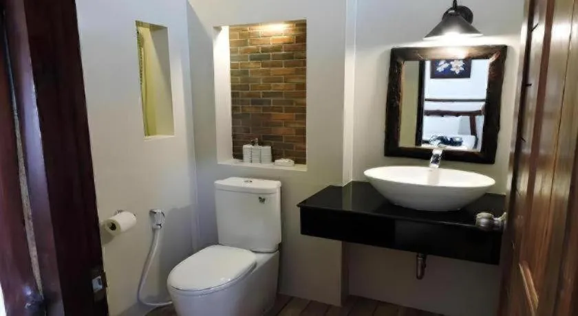 Alongkot Beach Resort Khanom