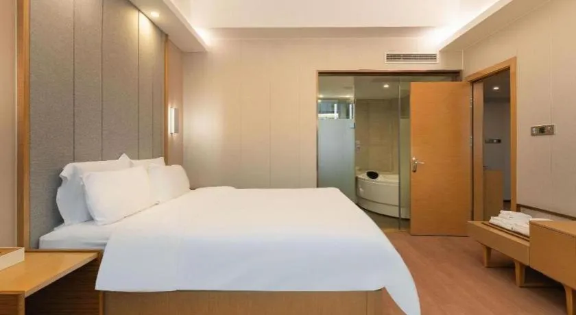 Bed in Lavande Hotels Guangzhou Fangcun Huadiwan Metro Station