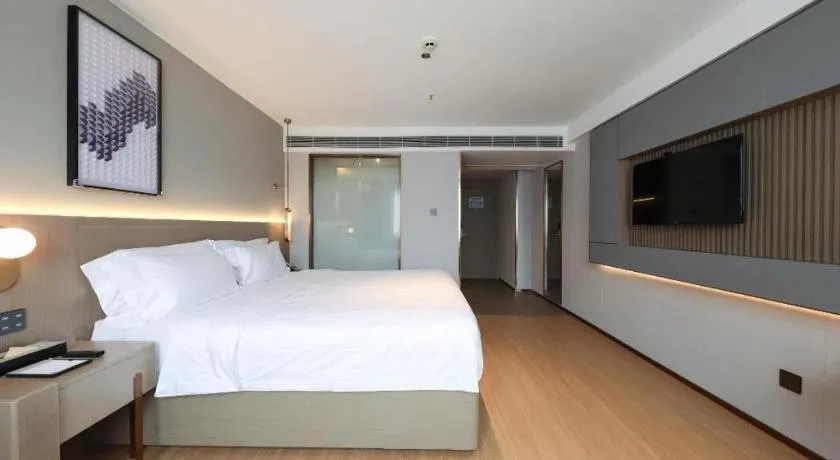 Bed in Lavande Hotels Guangzhou Fangcun Huadiwan Metro Station