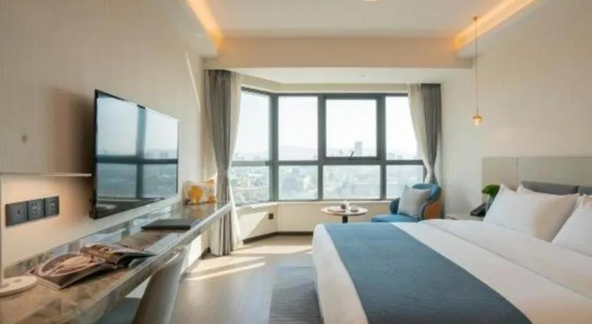 Bed in Kunming Guihua Hotel