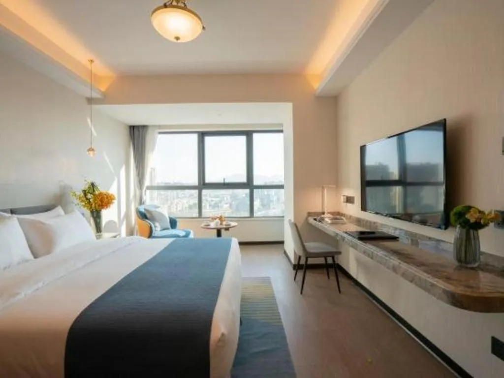 Bed in Kunming Guihua Hotel