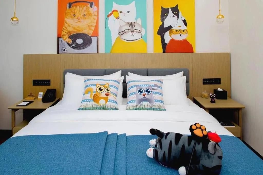 Bed in Kunming Guihua Hotel