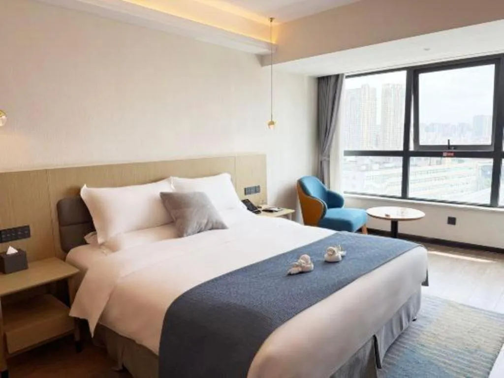 Bed in Kunming Guihua Hotel