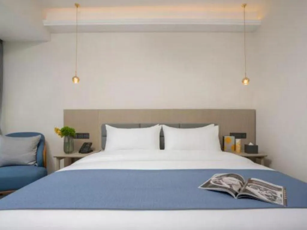 Bed in Kunming Guihua Hotel