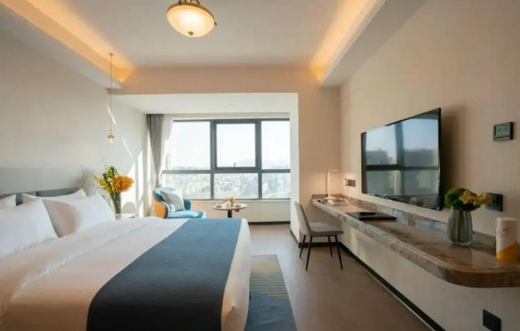 Bed in Kunming Guihua Hotel