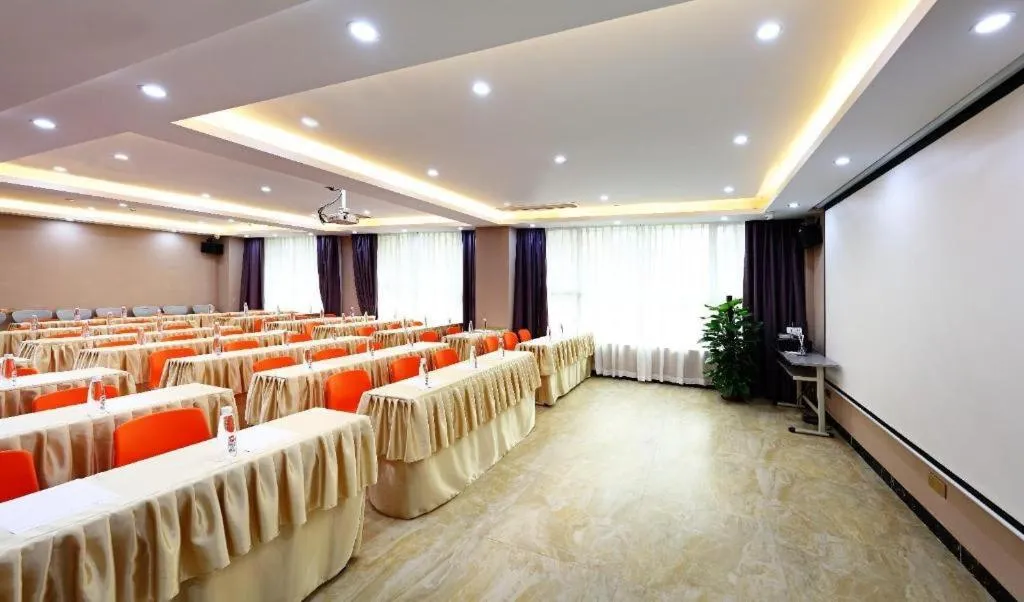 Lavande Hotels·Qingyuan Jinbiwan