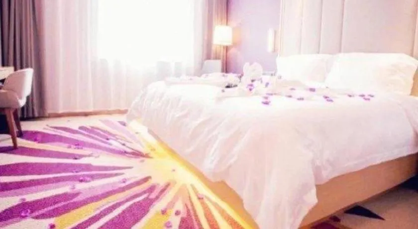 Bed in Lavande Hotel Zhongshan Dayong Rosewood Cultural Expo City