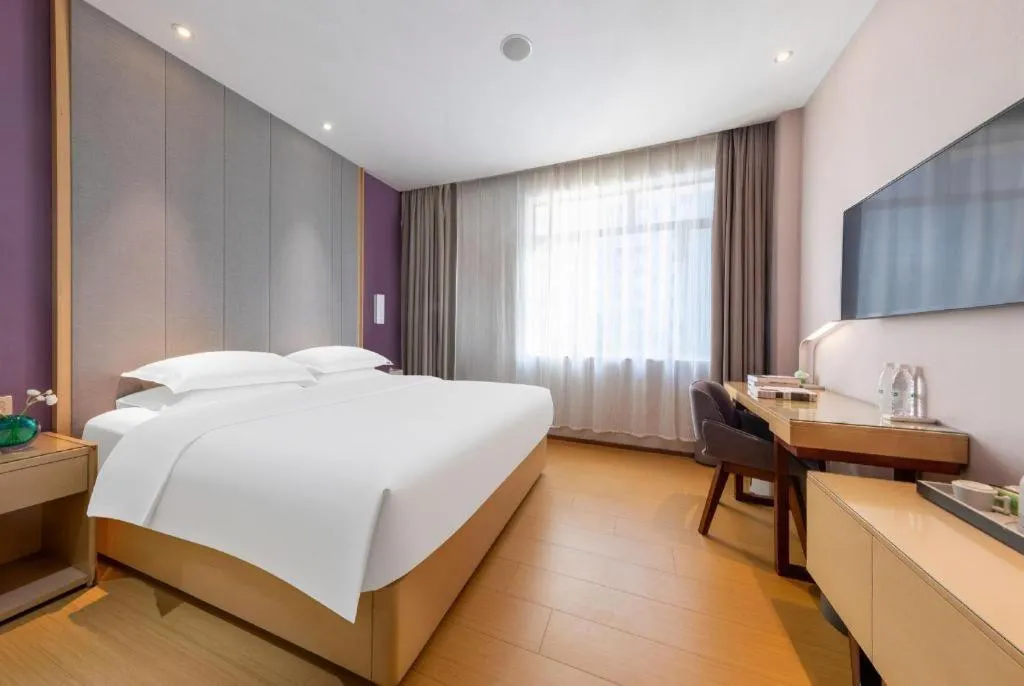 Bed in Lavande Hotel Zhongshan Dayong Rosewood Cultural Expo City