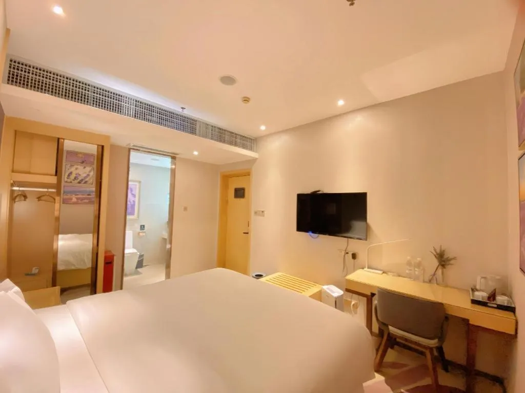 Bed in Lavande Hotel Zhongshan Dayong Rosewood Cultural Expo City