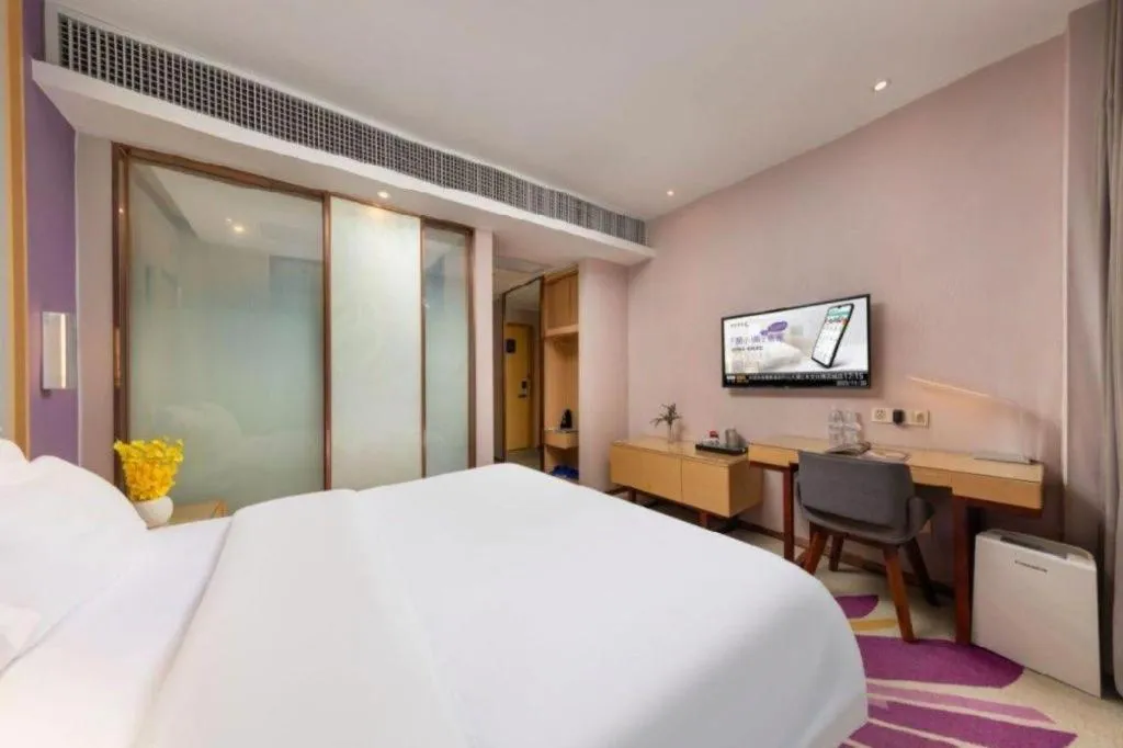 Bed in Lavande Hotel Zhongshan Dayong Rosewood Cultural Expo City