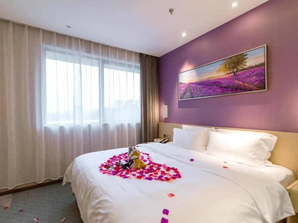 Bed in Lavande Hotel Zhongshan Dayong Rosewood Cultural Expo City