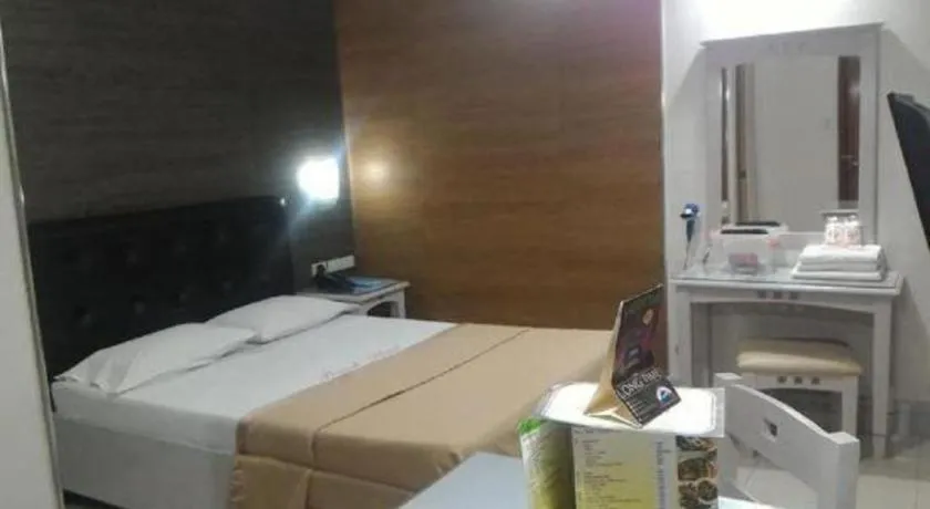 Bed in Jardin de Rosal Hotel