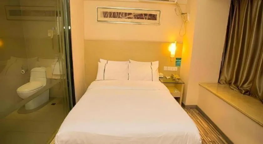 Bed in City Comfort Inn Wuhan Jiangxia