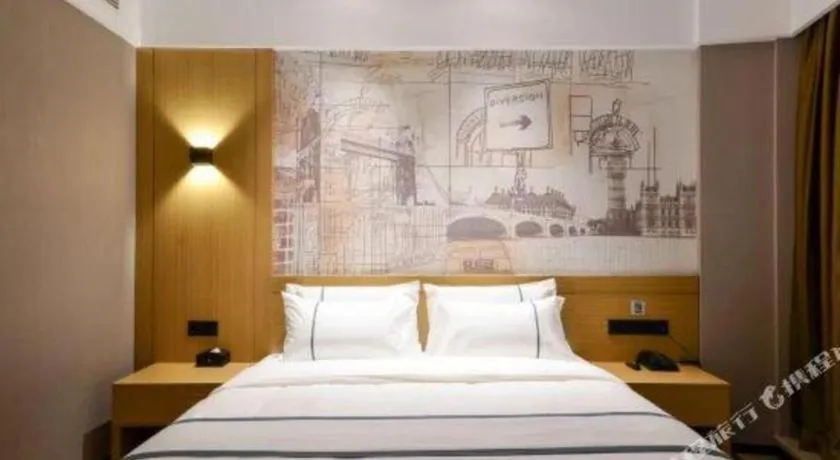 Bed in City Comfort Inn Chongqing Jiangbei Airport T3 Terminal