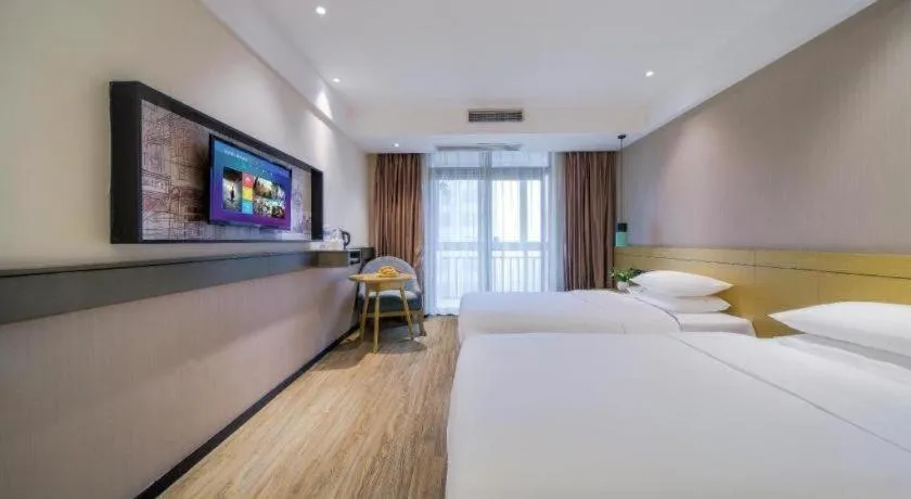 Bed in City Comfort Inn Chongqing Jiangbei Airport T3 Terminal