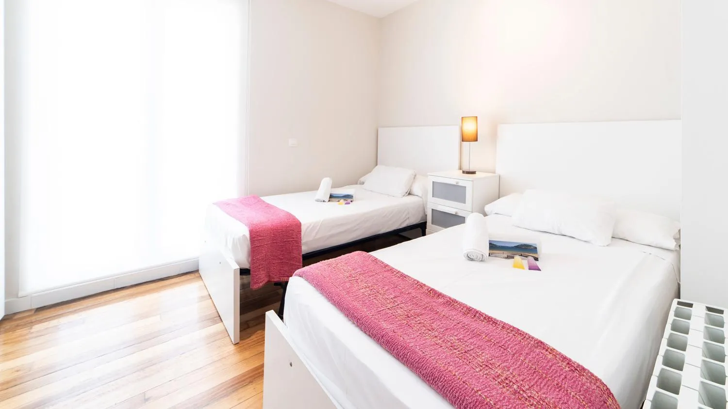 Bed in Concha Beach Apartment - SSHousing