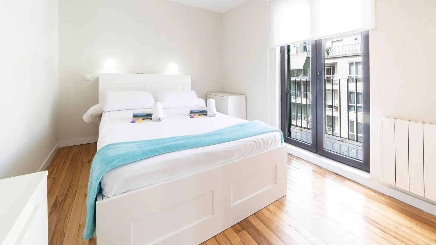 Bed in Concha Beach Apartment - SSHousing