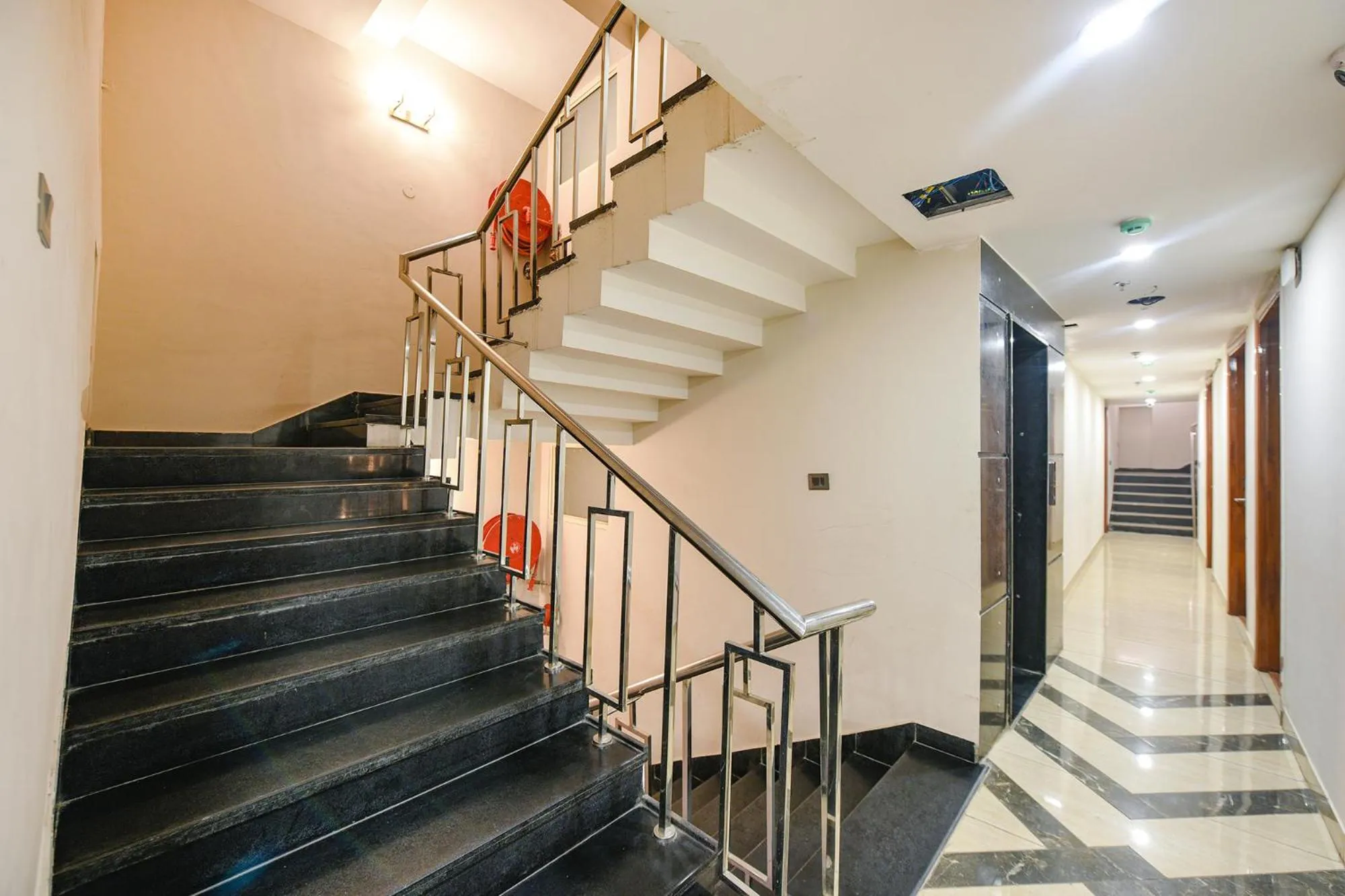 Lobby or reception in FabHotel Prime Blest Park Near Yashobhoomi Convention Centre