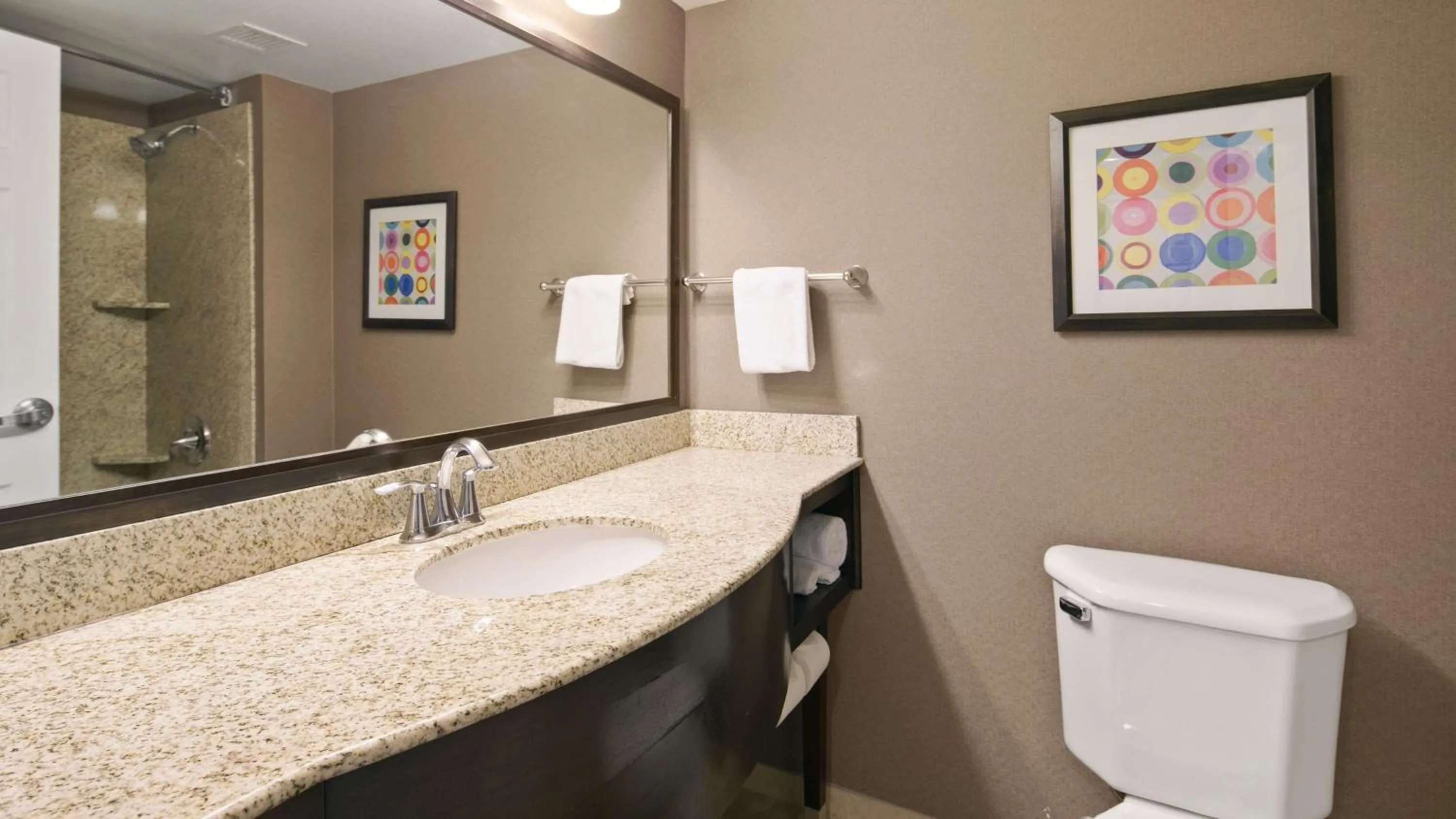 Bathroom in Best Western Plus Las Vegas South Henderson