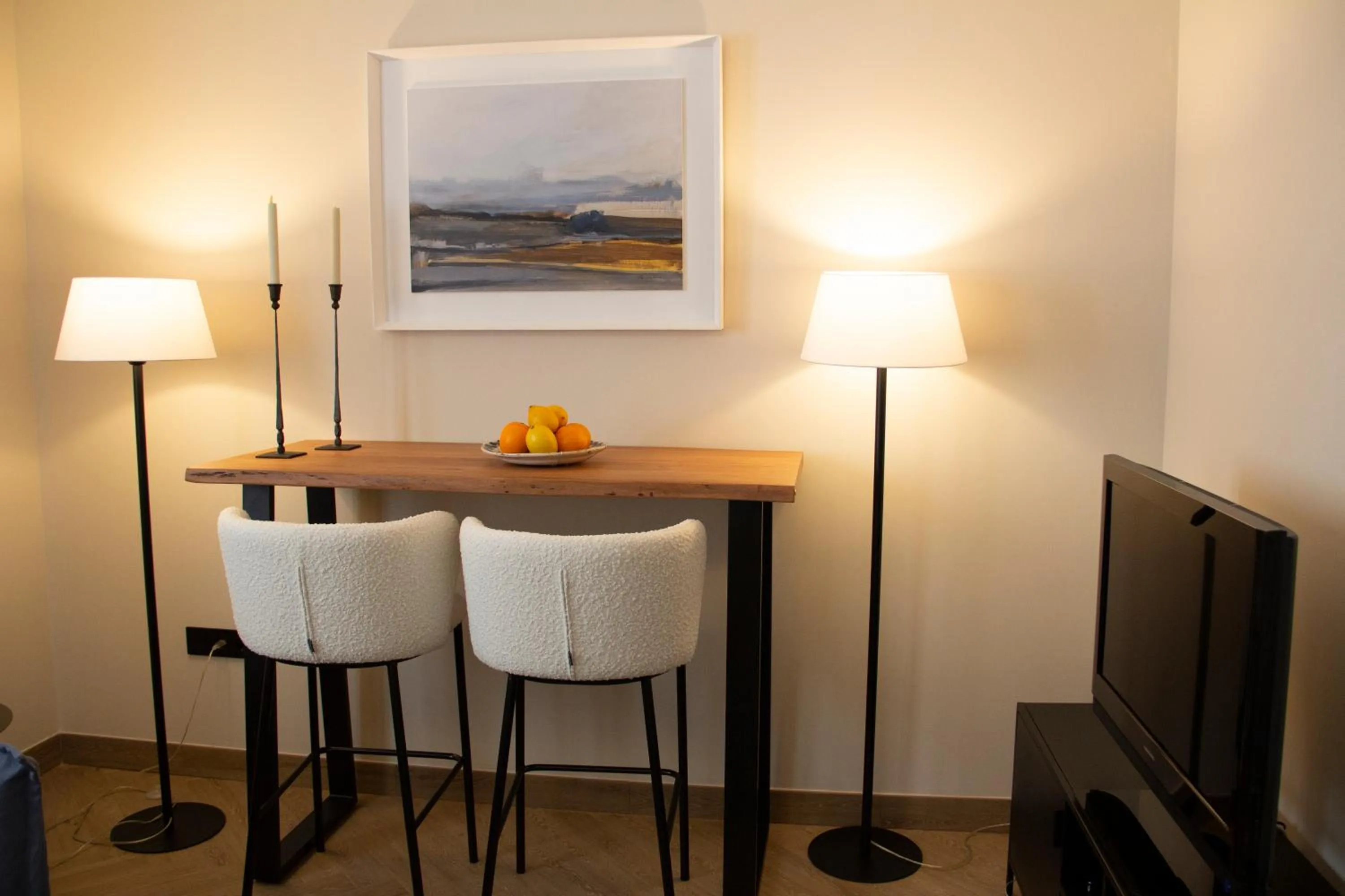 Dining area in Puerta de la Ribera Suites