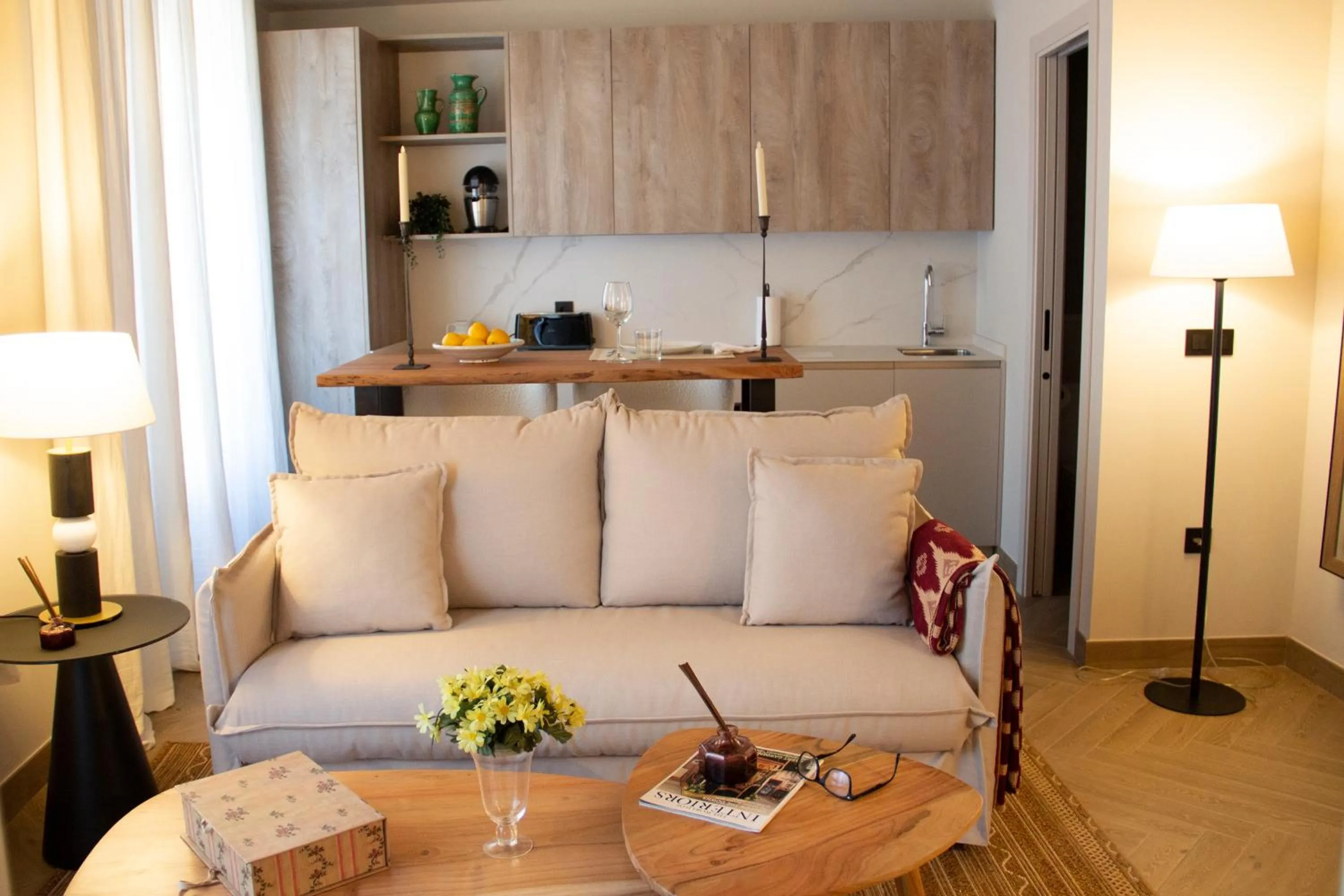 Living room in Puerta de la Ribera Suites