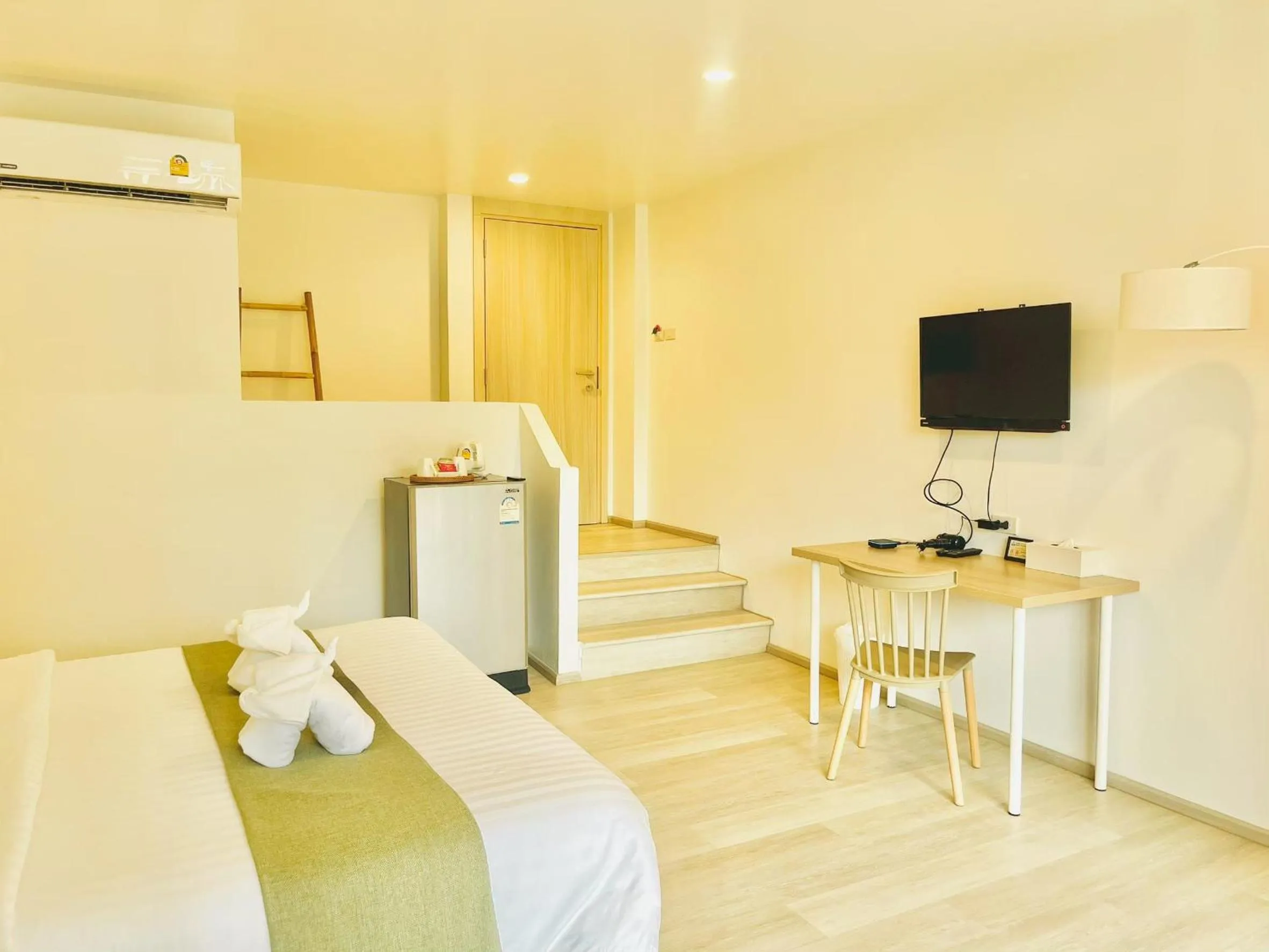 Photo of the whole room, Bed in Little Home Ao Nang