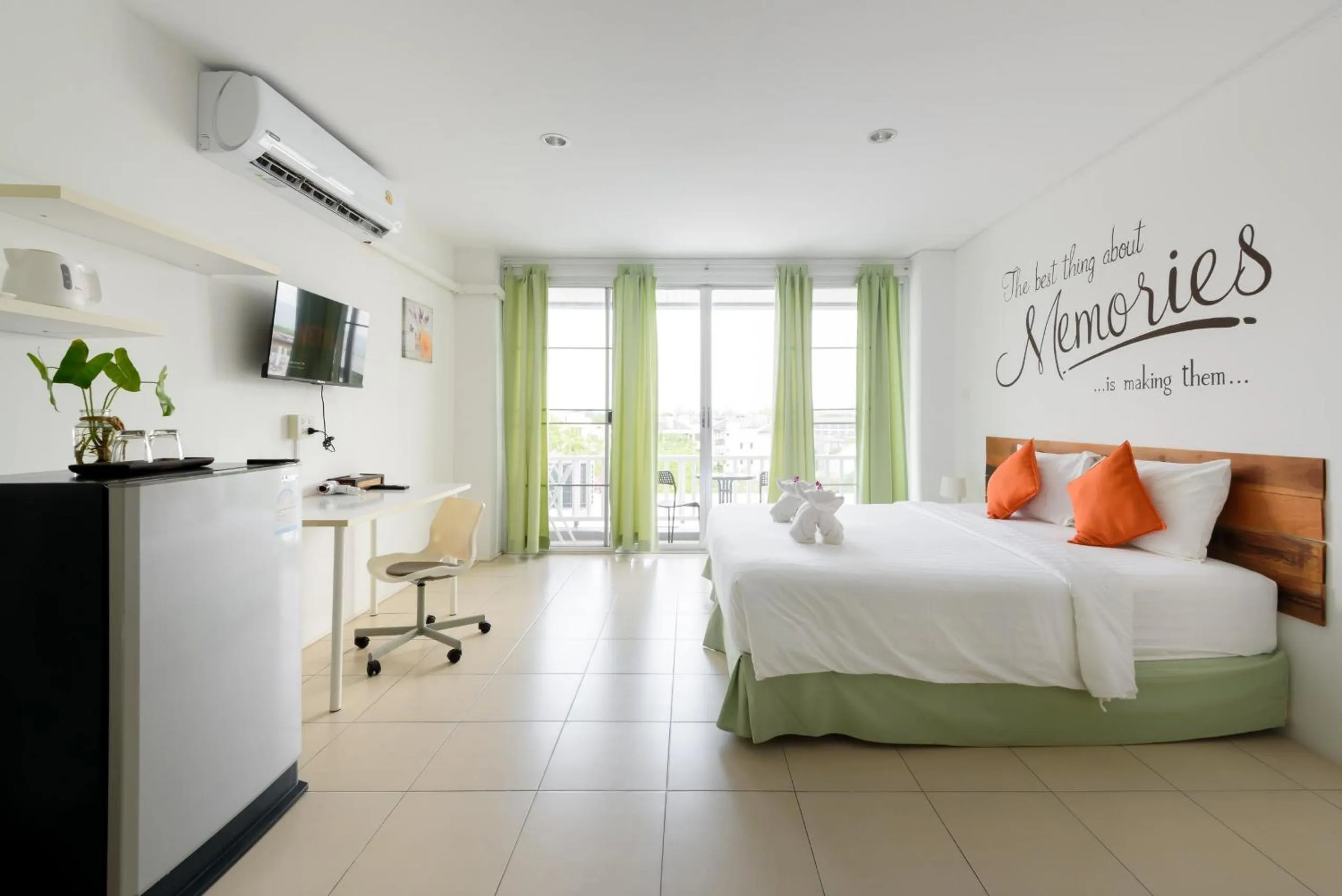 Photo of the whole room, Bed in Little Home Ao Nang