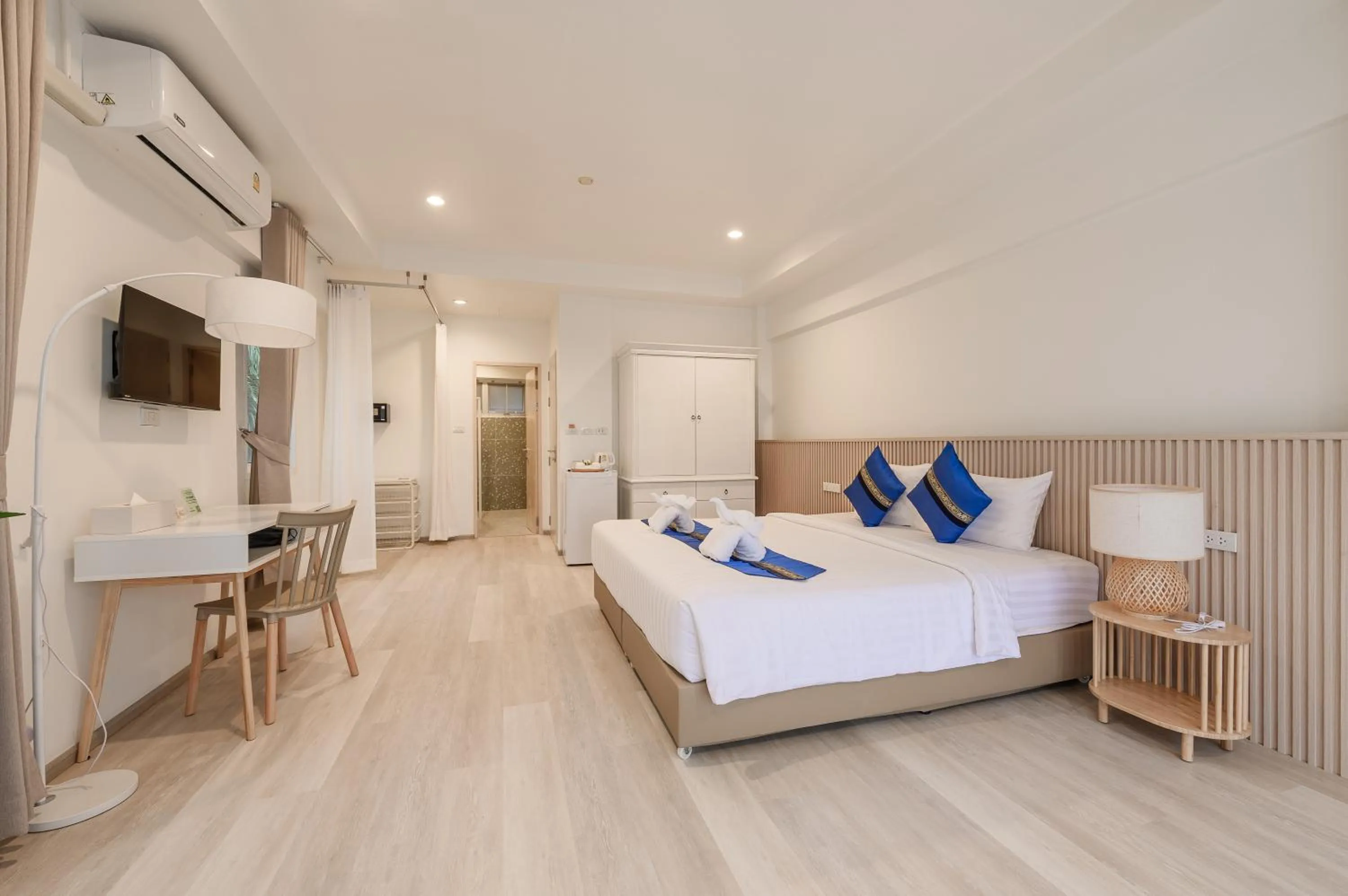 Photo of the whole room, Bed in Little Home Ao Nang