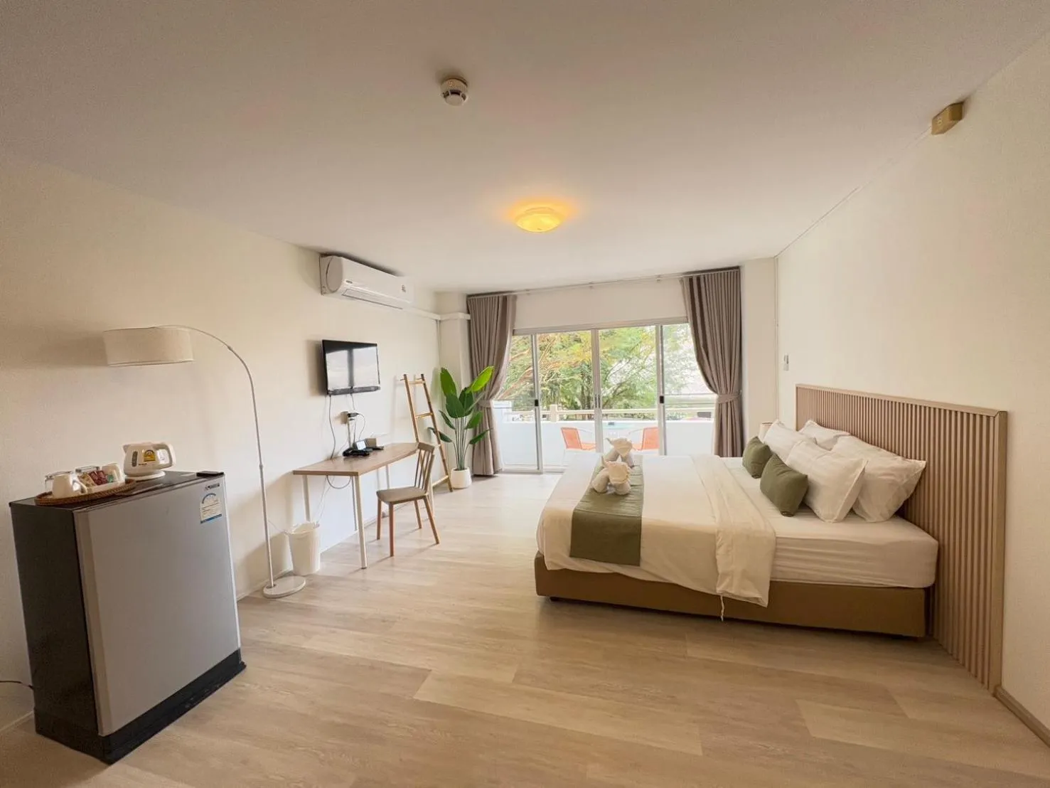 Photo of the whole room, Bed in Little Home Ao Nang