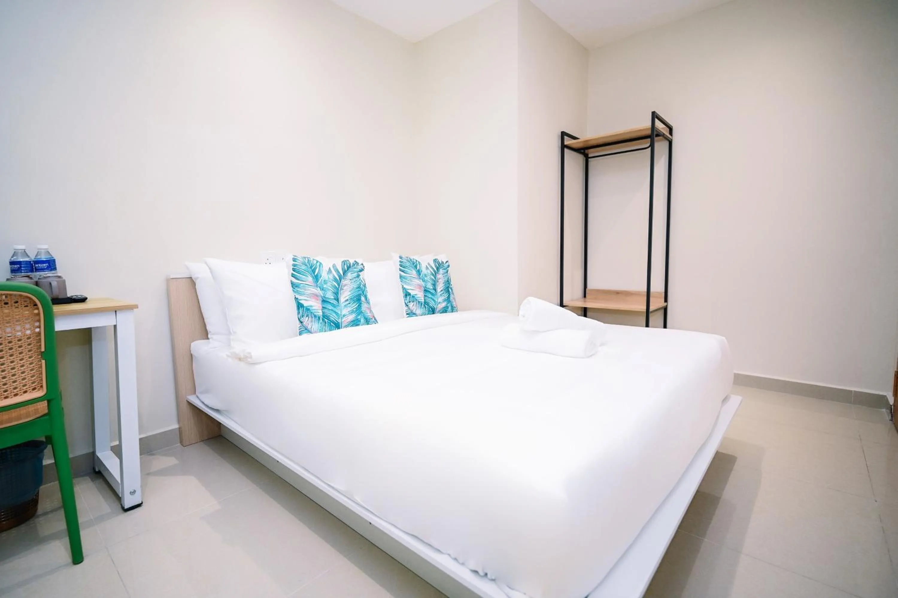 Bed in Swing & Pillows - Times Square, Bukit Bintang