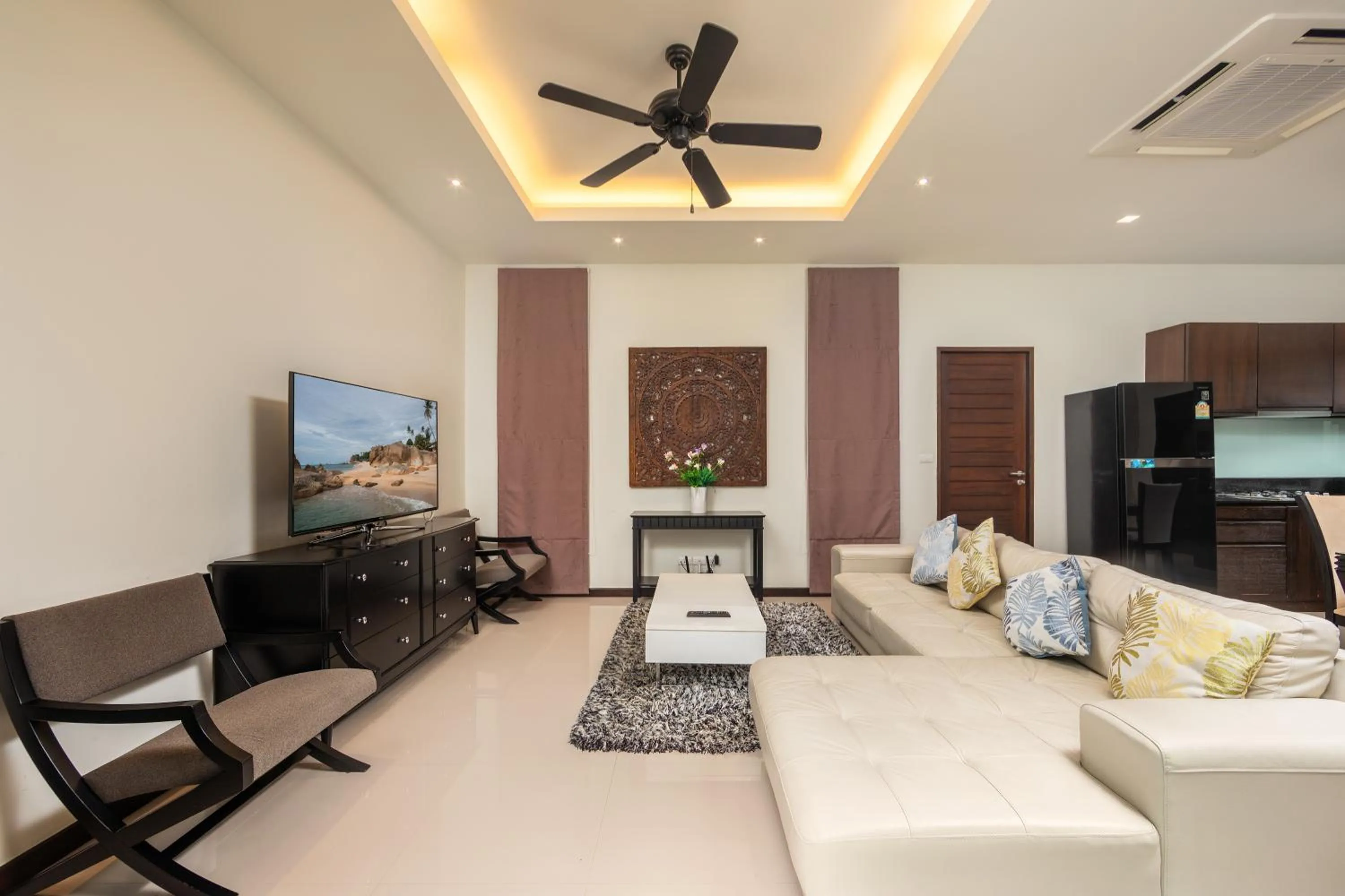 Saiyuan Estate by TropicLook