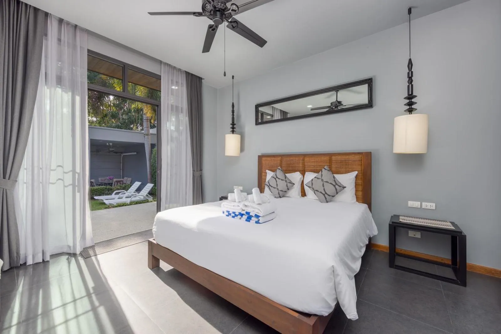 Bed in Saiyuan Estate by TropicLook