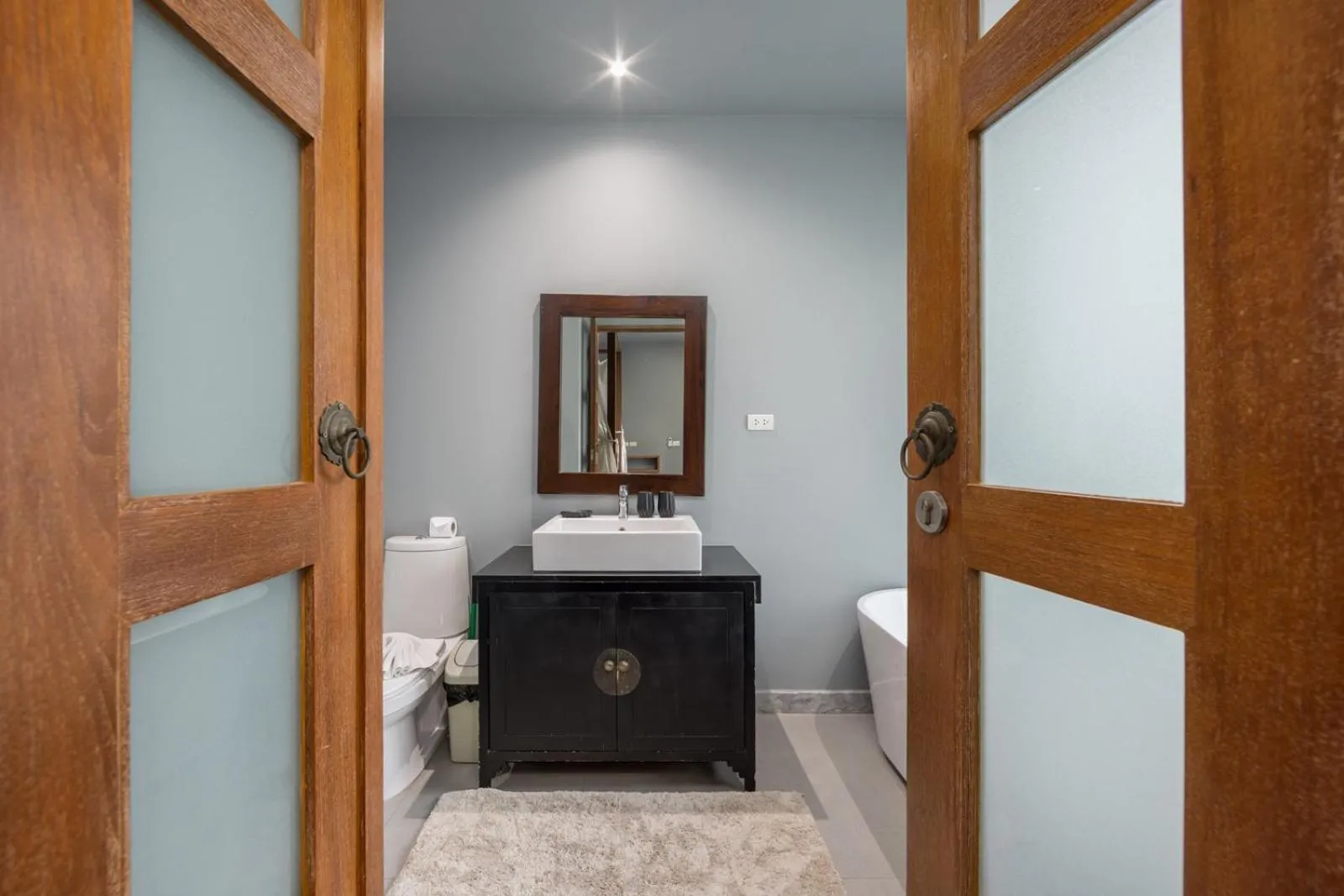 Saiyuan Estate by TropicLook