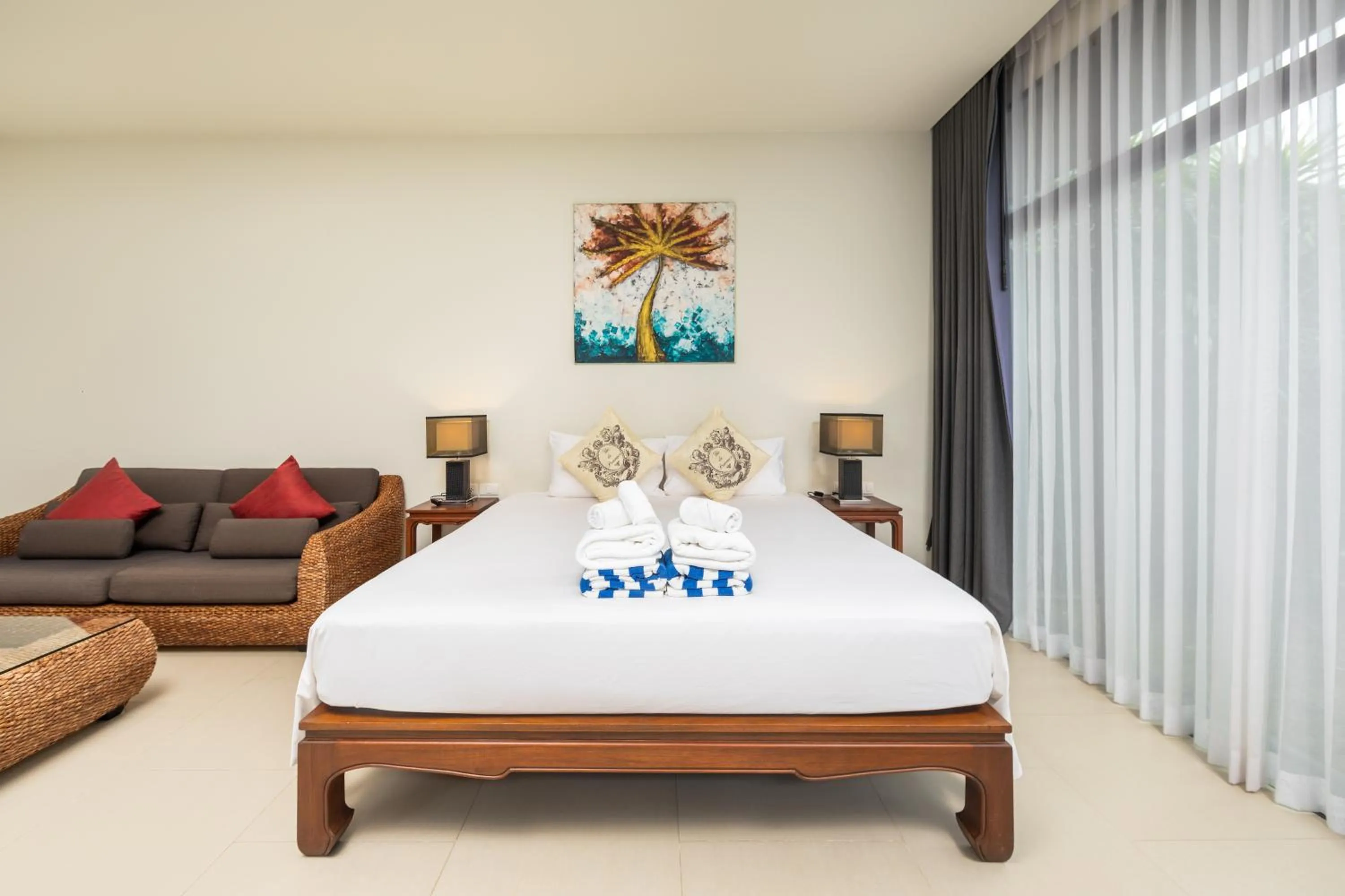 Bed in Saiyuan Estate by TropicLook