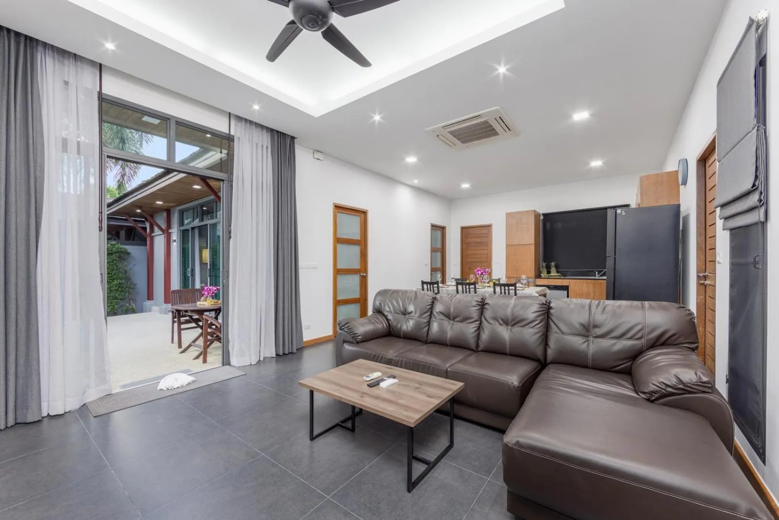 Saiyuan Estate by TropicLook