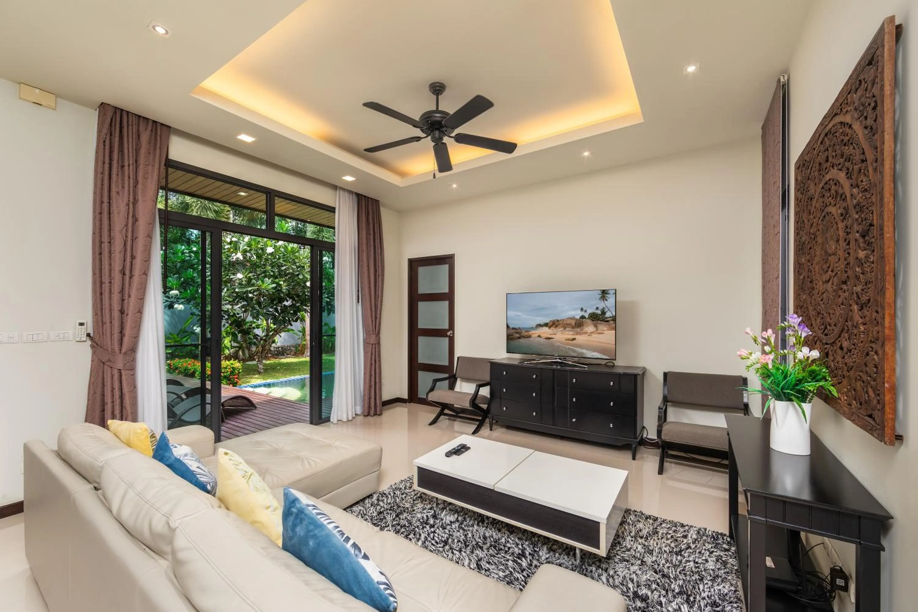 Saiyuan Estate by TropicLook