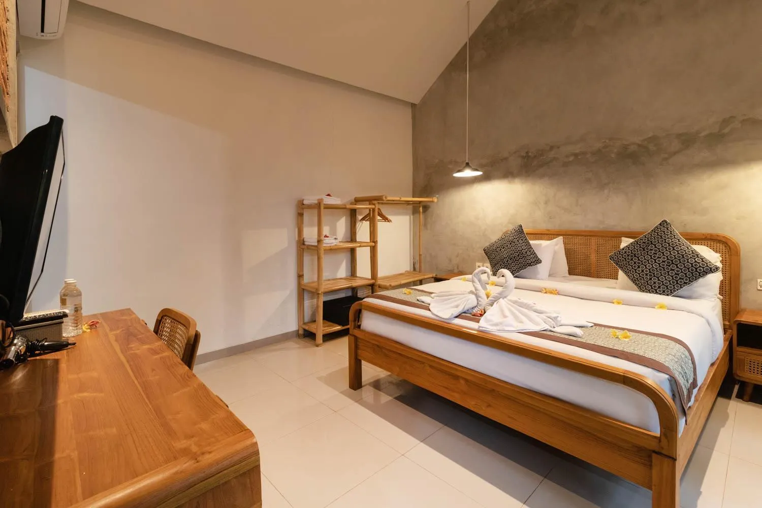 Bed in Yarama Cottages