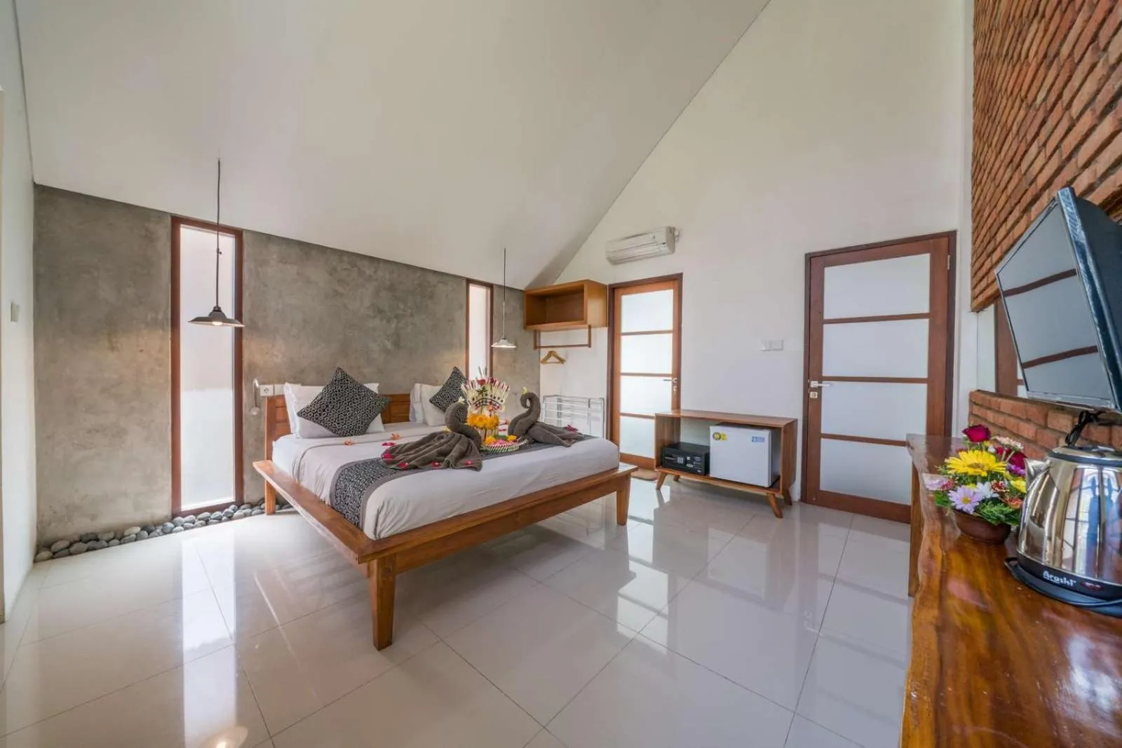 Bed in Yarama Cottages