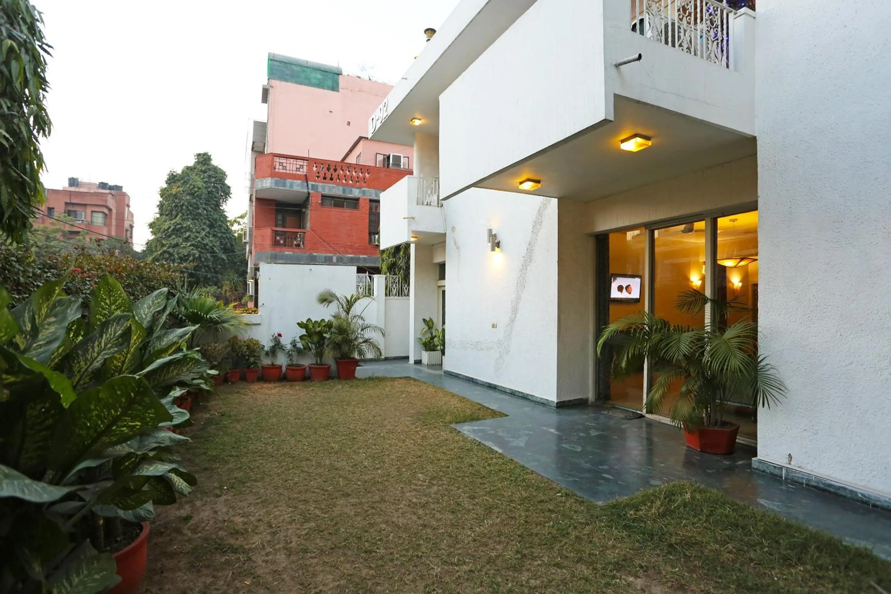 Facade/entrance in Hotel O Gem 92