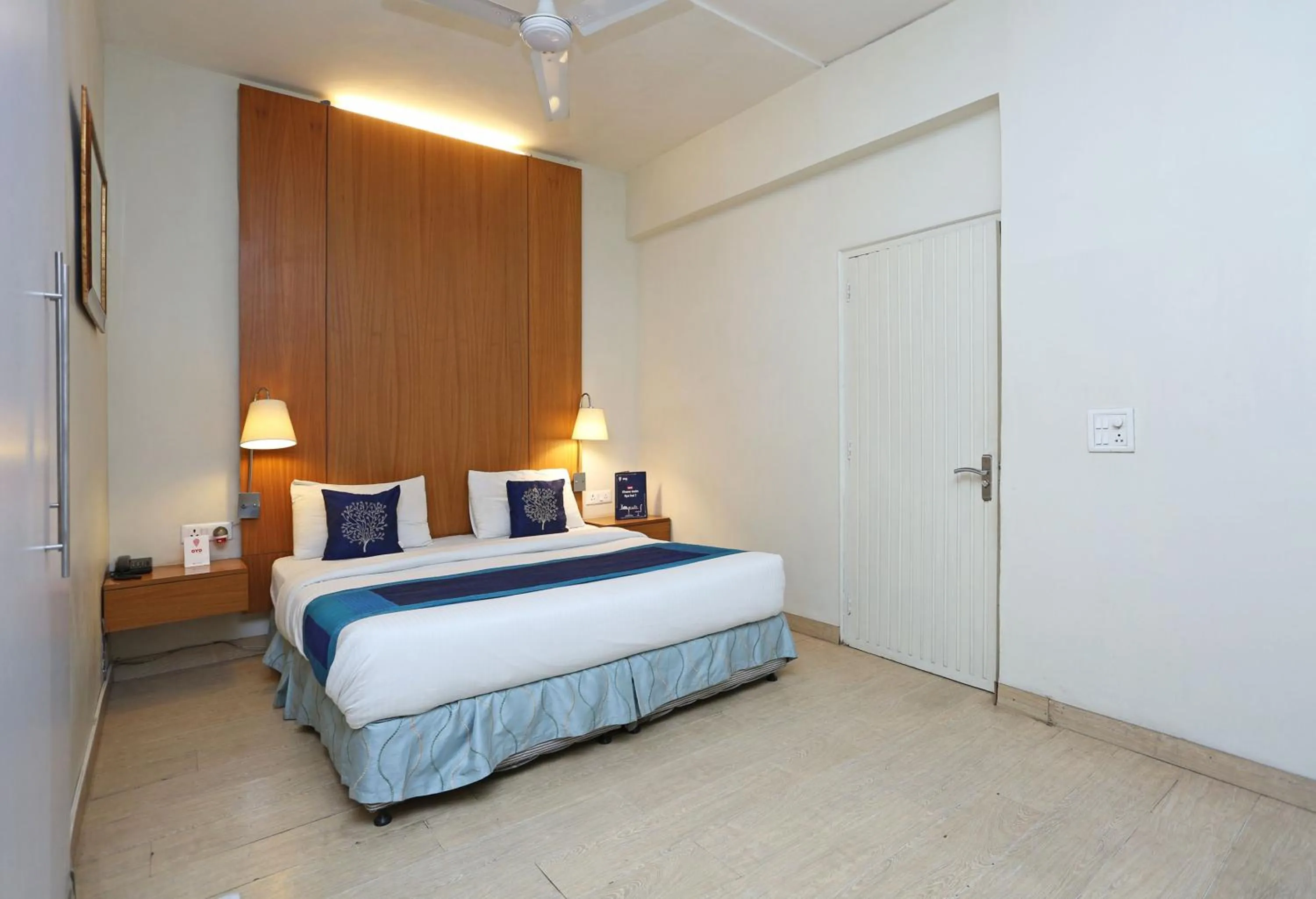 Facade/entrance, Bed in Hotel O Gem 92