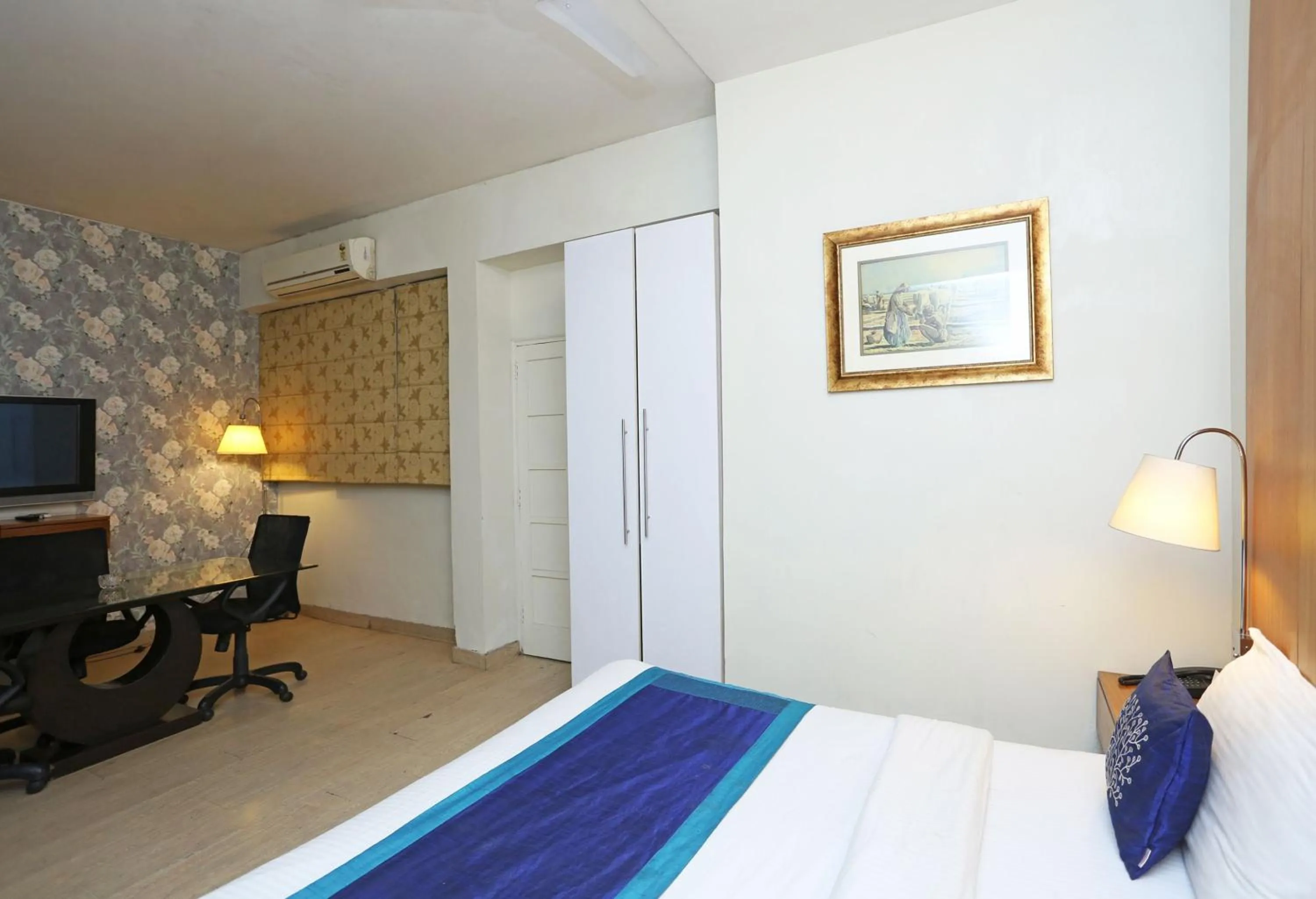 Bedroom, Bed in Hotel O Gem 92