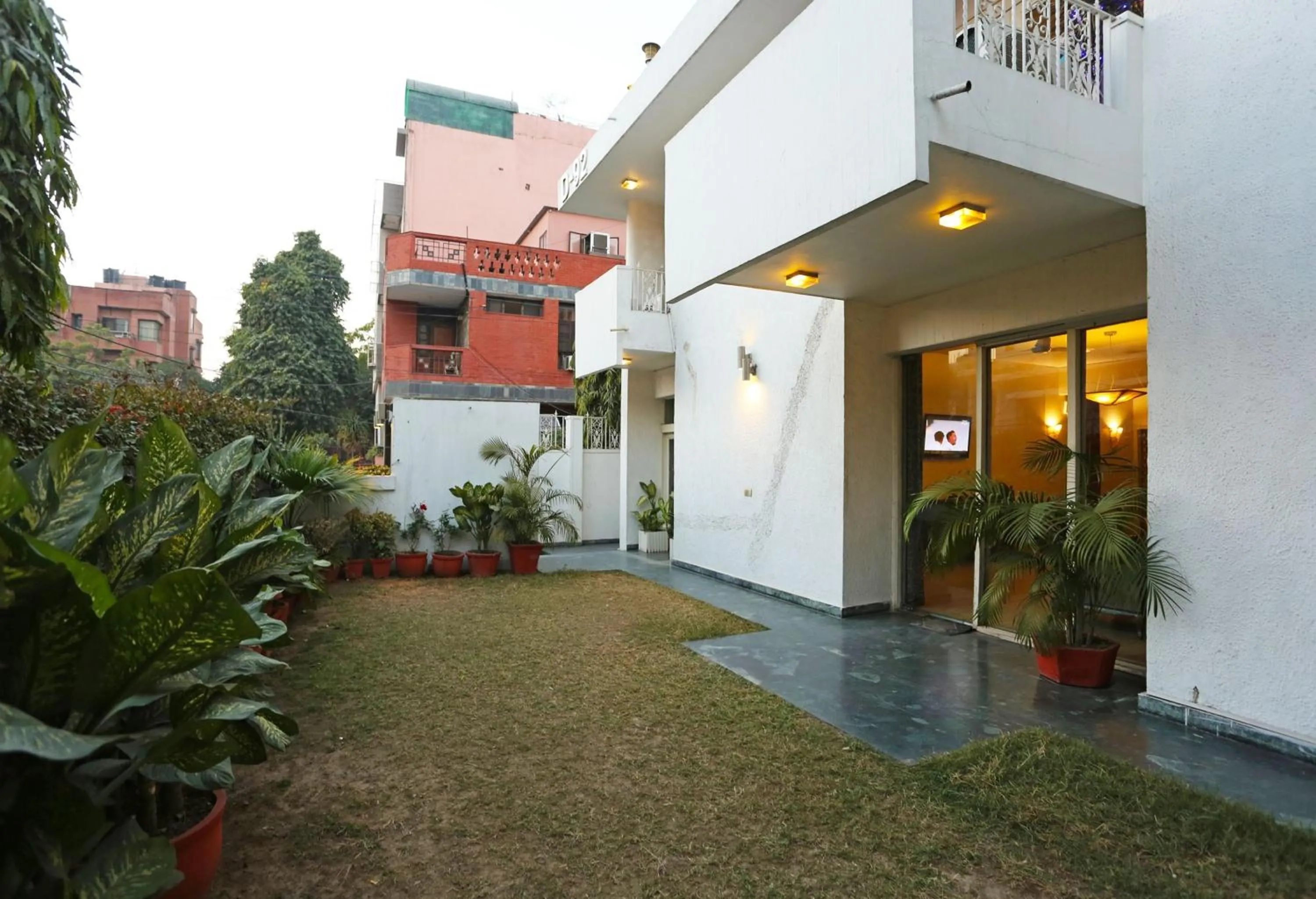 Facade/entrance in Hotel O Gem 92