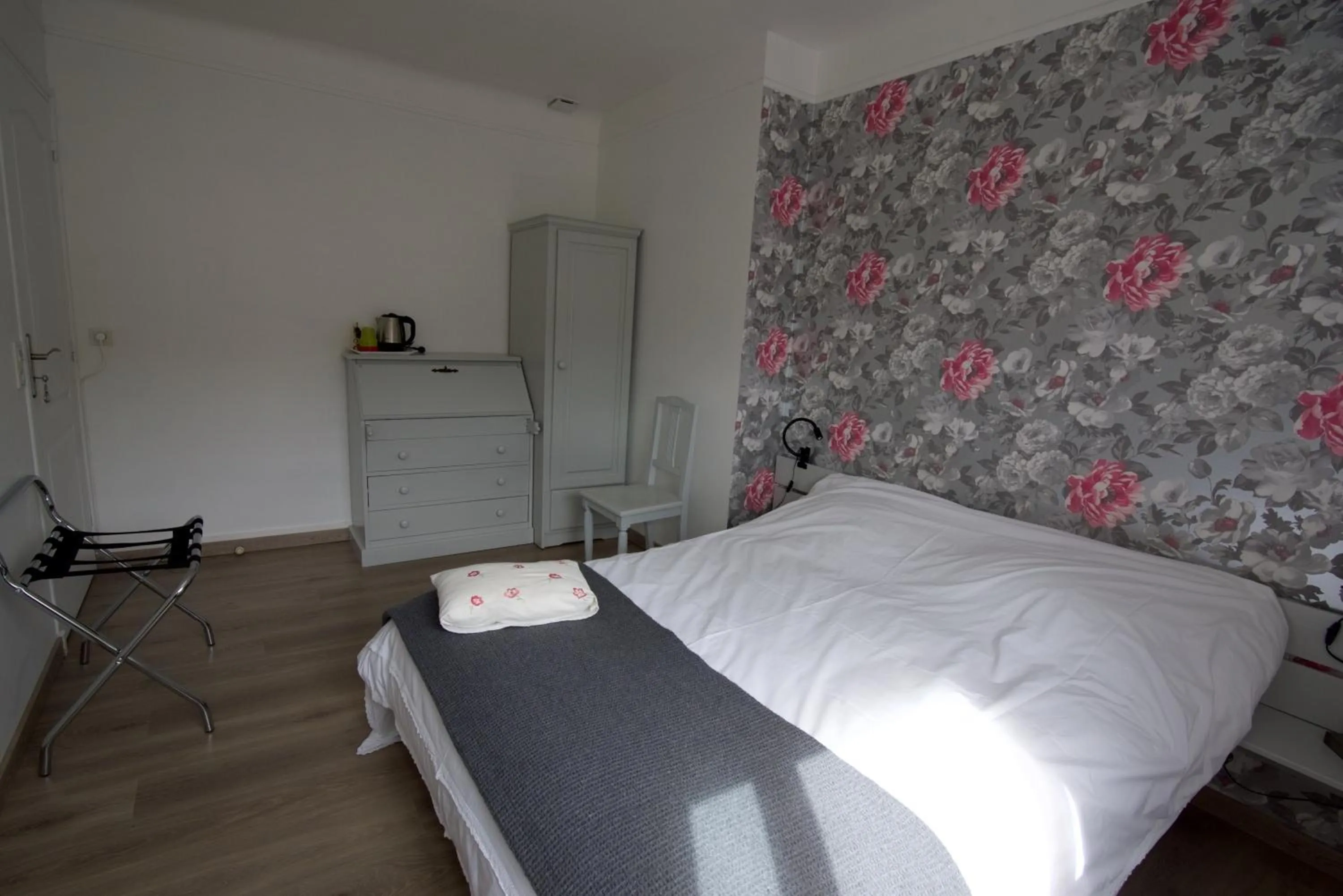 Coffee/tea facilities in Au Jardin Saint Laurent